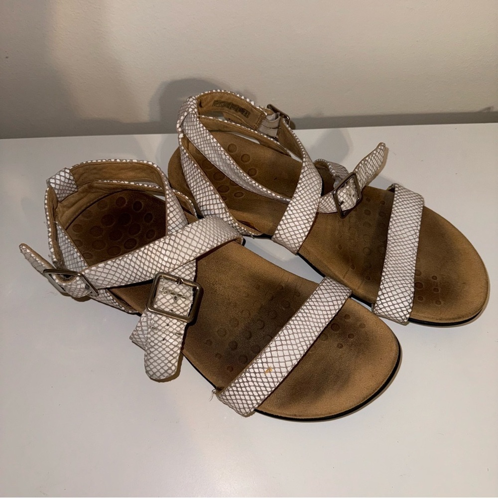 Vionic White Elnora Slingback Strappy Gladiator Sz 9 Orthotic Women's Sandals